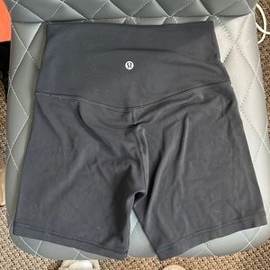 Lululemon Align Short Size 4 6” inseam